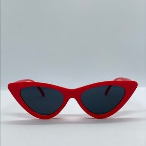 Cateye sunglasses in Red